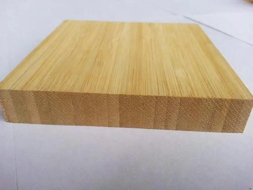 Side-pressed vertical-grain bamboo plywood in a regular thick panel